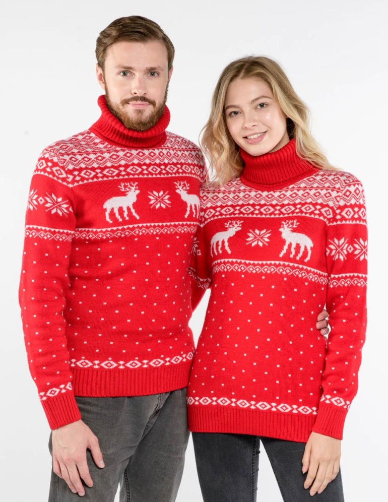 Мужской и женский свитеры с оленями - фото1