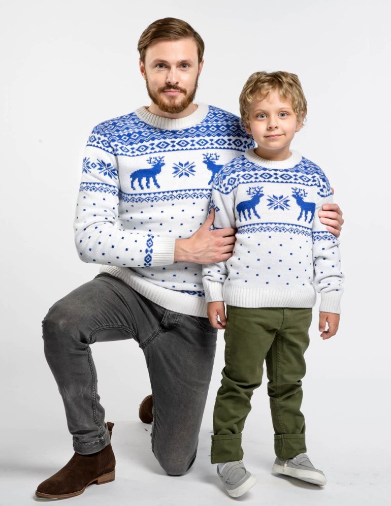 Свитеры с оленями для папы и сына - фото1