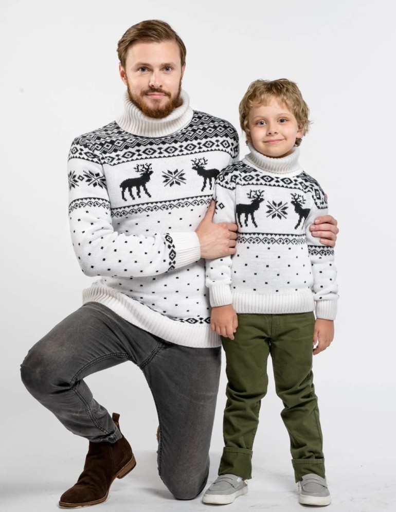 Свитеры с оленями для папы и сына - фото1