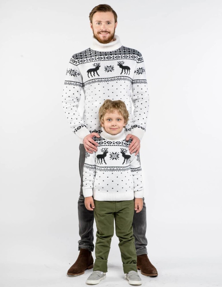 Свитеры с оленями для папы и сына - фото3