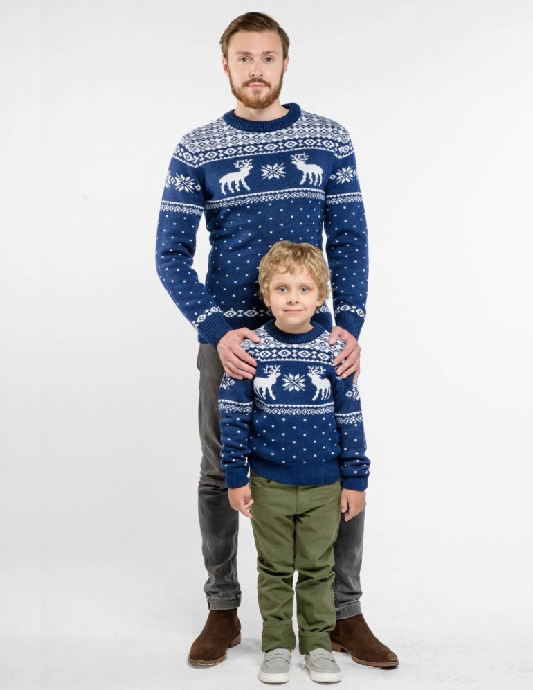 Свитеры с оленями для папы и сына - фото3