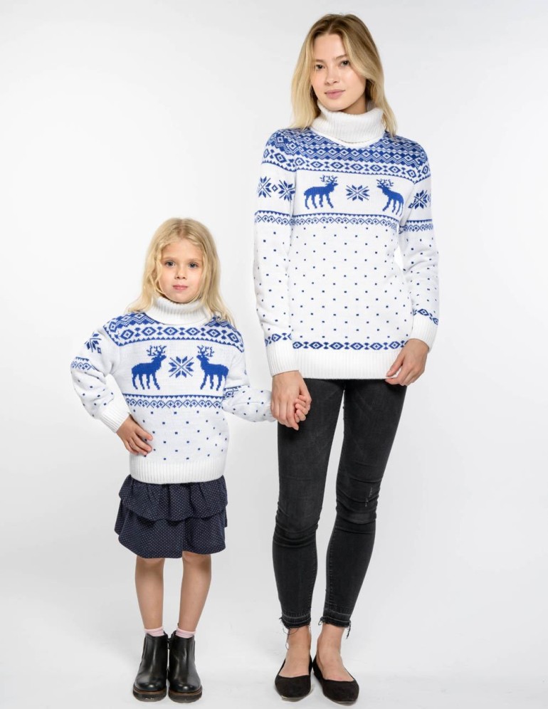 Свитеры с оленями для мамы и дочки - фото3