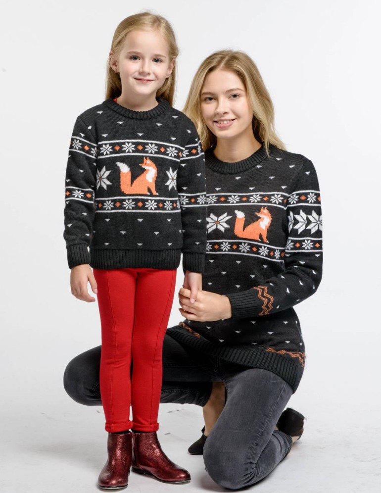 Свитеры с лисами для мамы и дочки - фото1