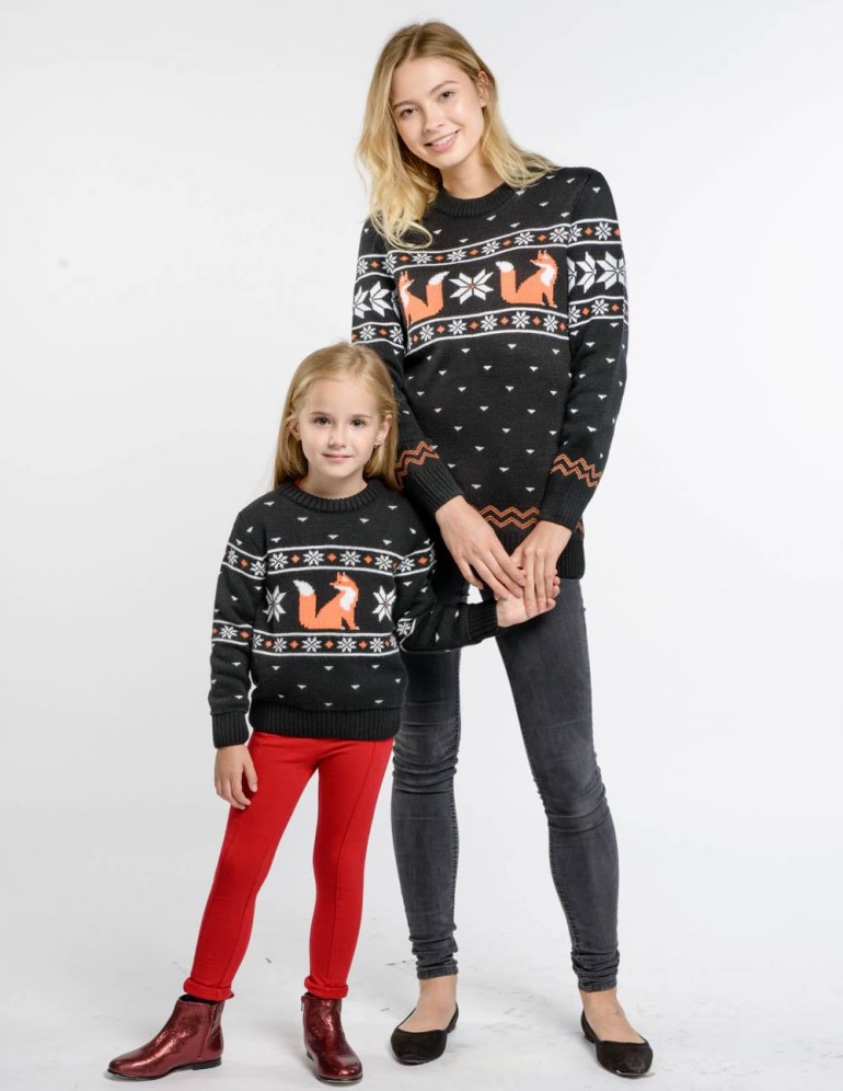 Свитеры с лисами для мамы и дочки - фото4
