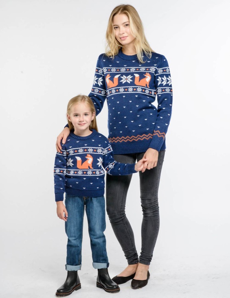 Свитеры с лисами для мамы и дочки - фото4