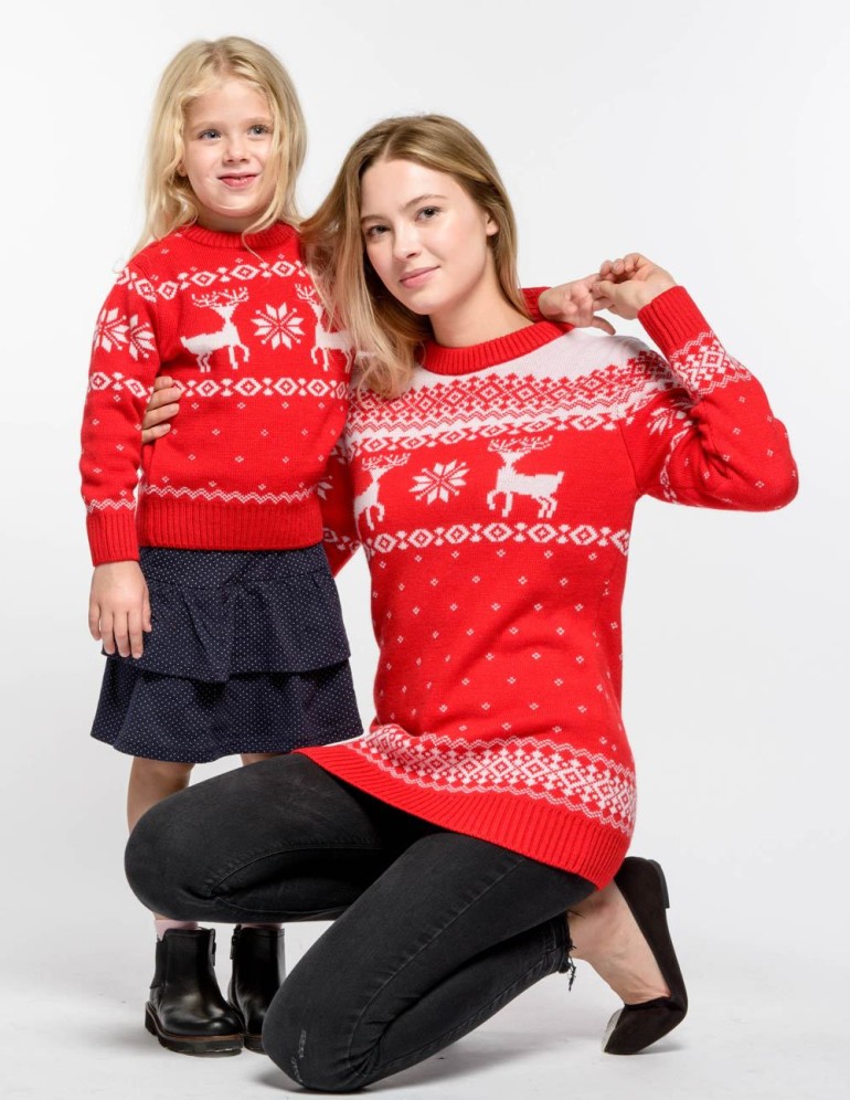 Свитеры с оленями для мамы и дочки - фото2