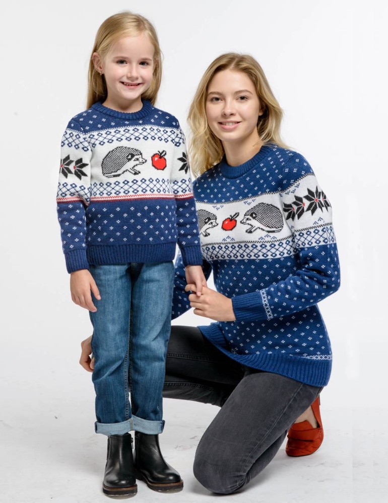 Свитеры с ежами для мамы и дочки - фото1