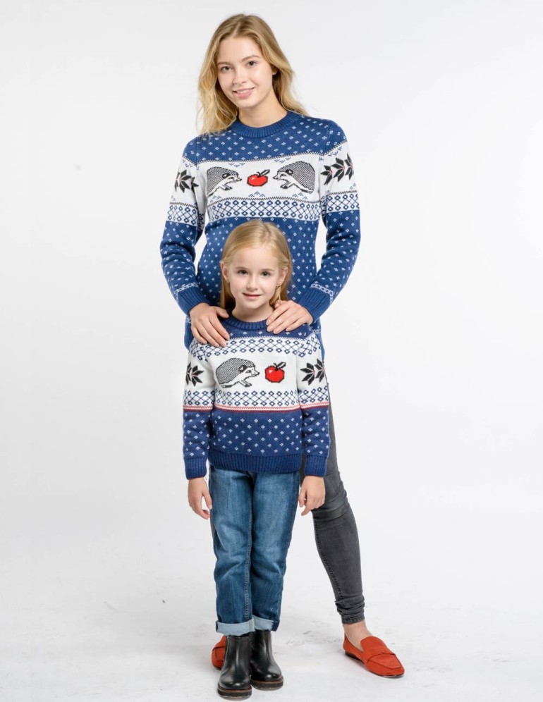 Свитеры с ежами для мамы и дочки - фото3