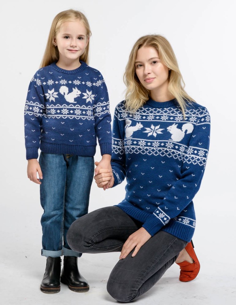 Свитеры с белками для мамы и дочки - фото2