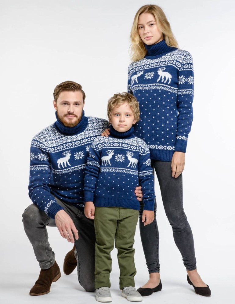 Свитеры с оленями для папы, мамы и ребёнка - фото3