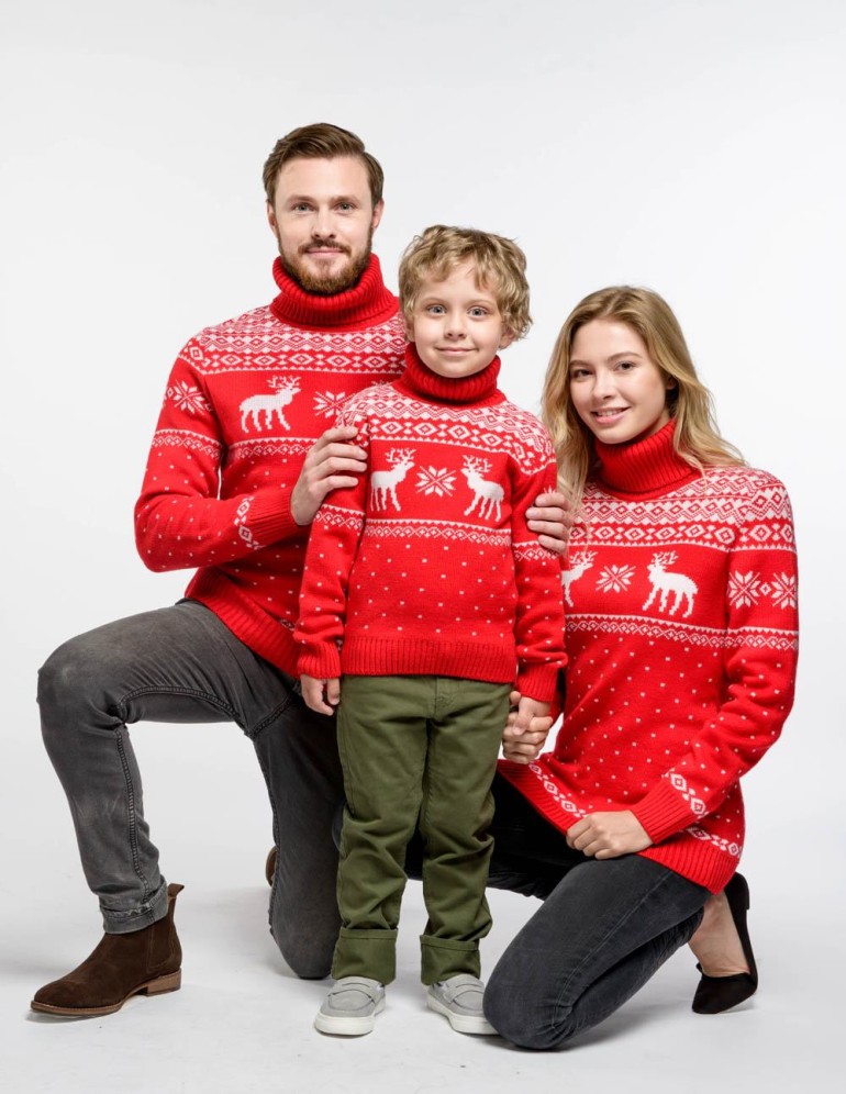 Свитеры с оленями для папы, мамы и ребёнка - фото1