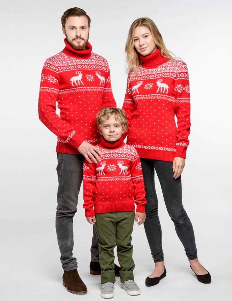 Свитеры с оленями для папы, мамы и ребёнка - фото4