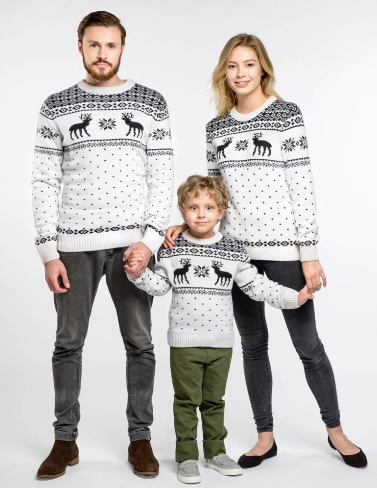 Свитеры с оленями для папы, мамы и ребёнка - фото3
