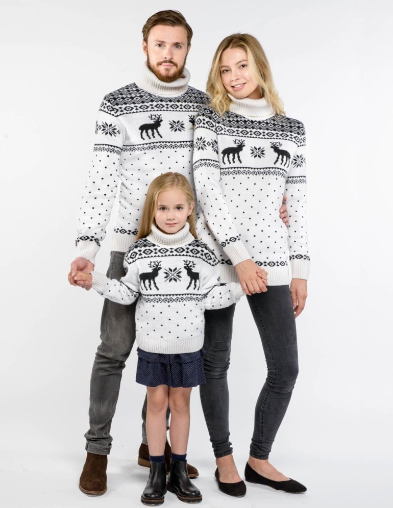 Свитеры с оленями для папы, мамы и ребёнка - фото4