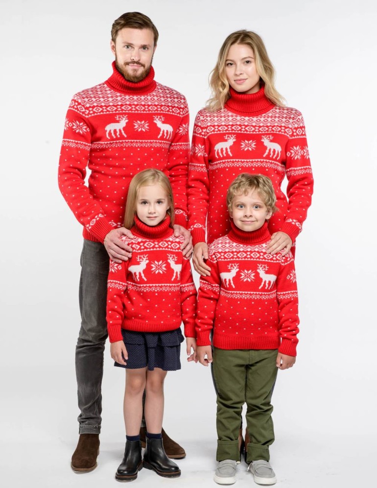 Свитеры с оленями для папы, мамы и двух детей - фото4