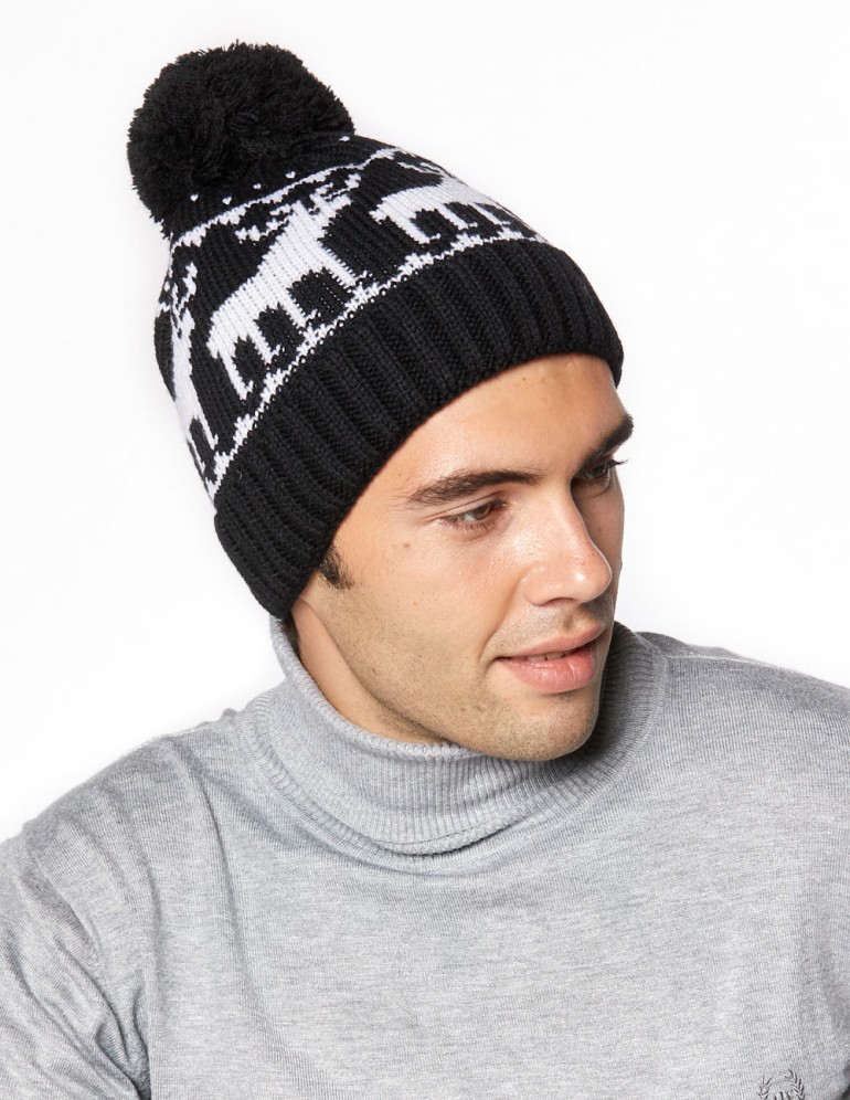 Мужская шапка с оленями - фото2