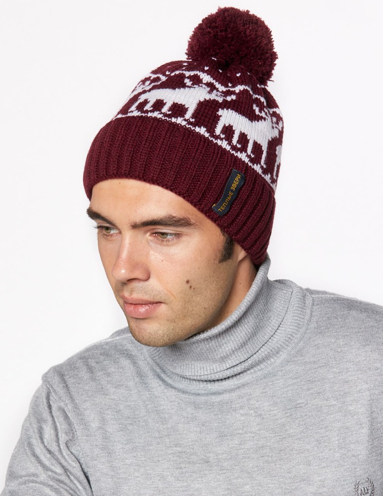 Мужская шапка с оленями - фото1