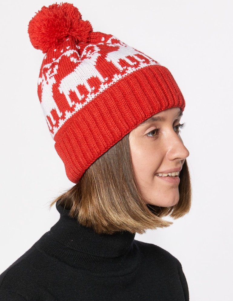 Женская шапка с оленями - фото4