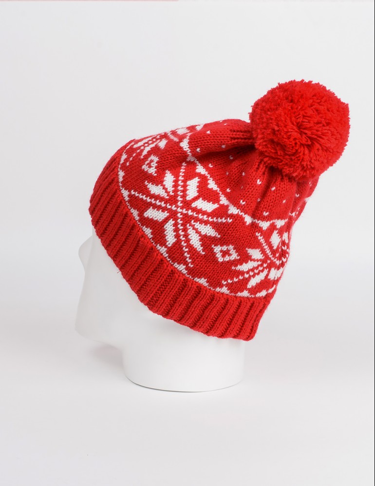 Женская шапка со скандинавскими снежинками - фото4