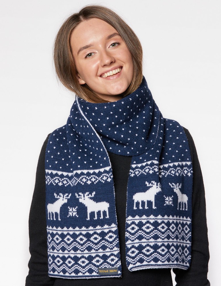 Женский шарф с оленями - фото1