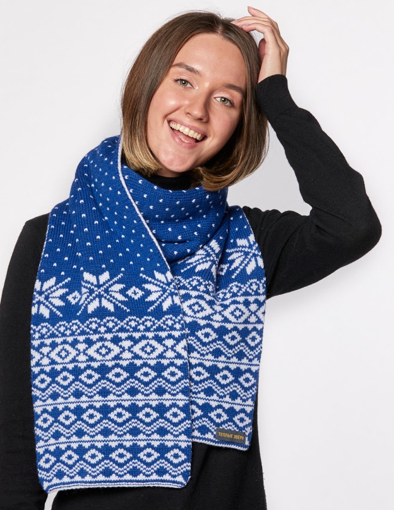 Женский шарф со скандинавскими снежинками - фото2