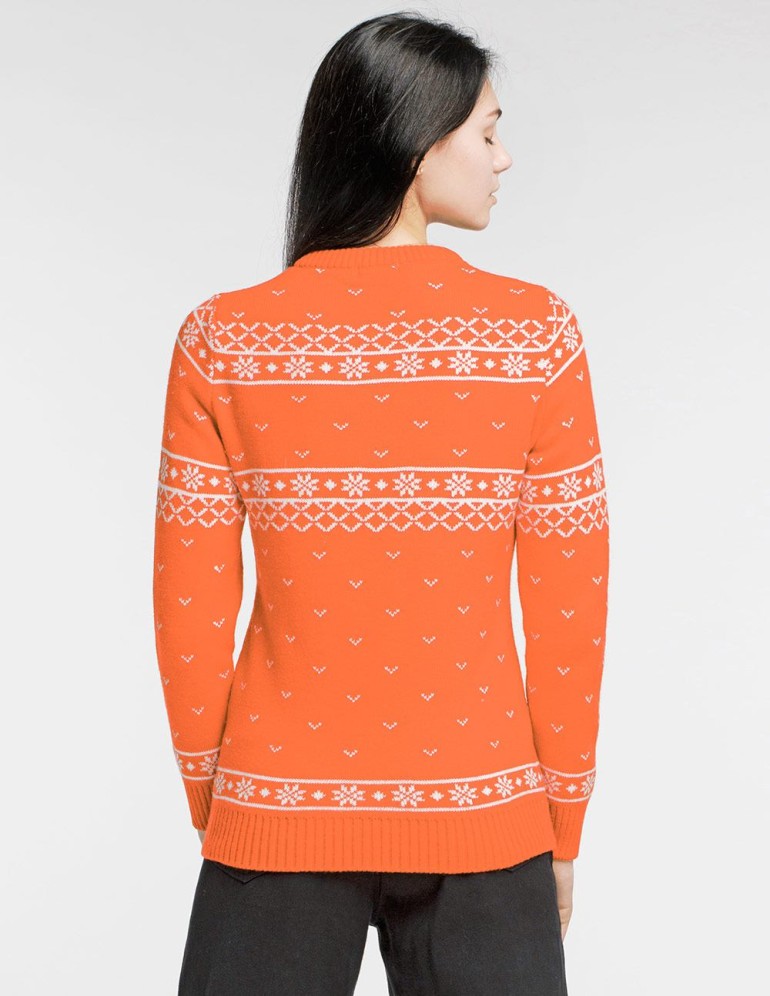 Женский свитер с белкой - фото3