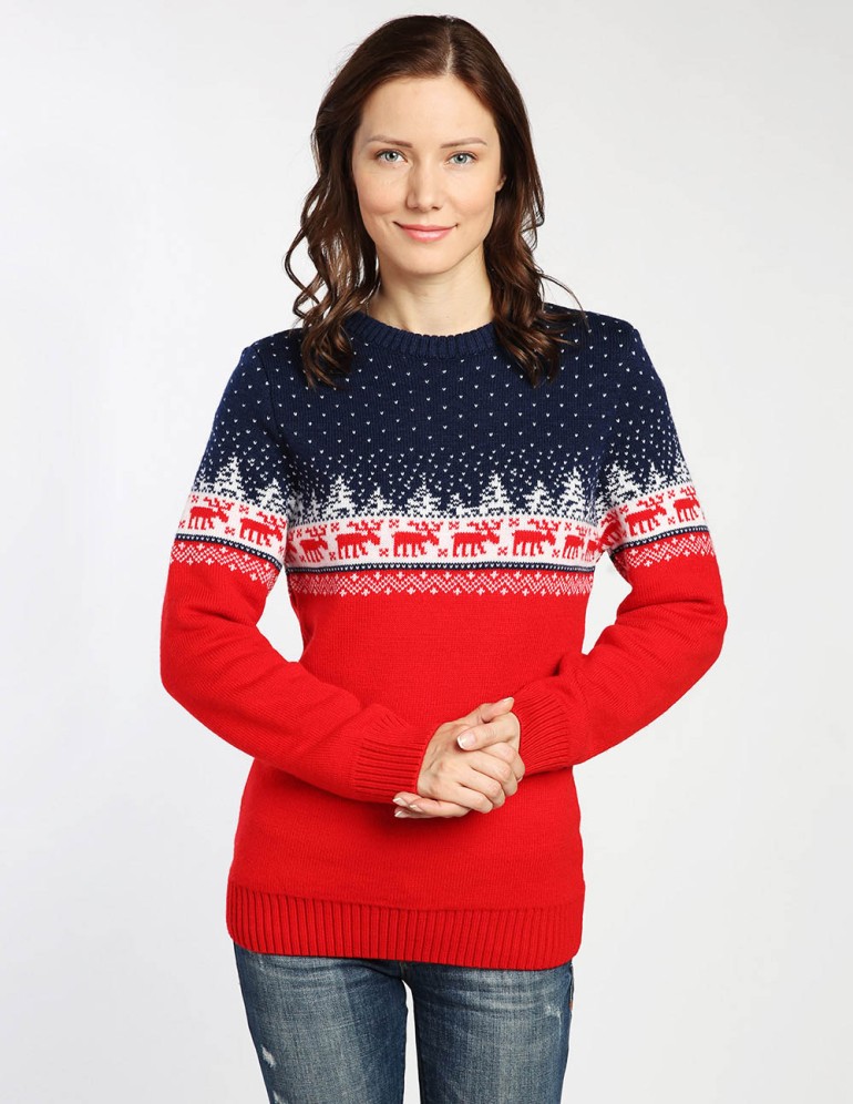 Женский свитер с оленями в лесу - фото1