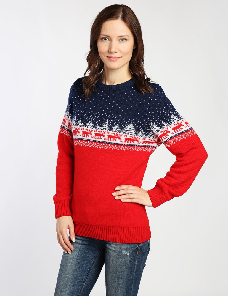 Женский свитер с оленями в лесу - фото2