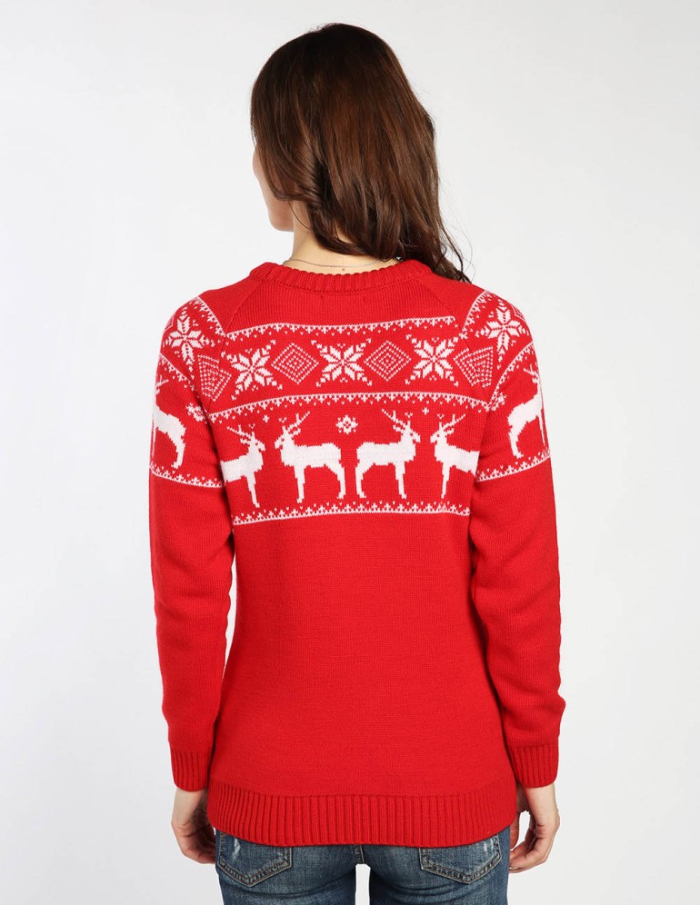 Женский свитер с оленями в ряд - фото3
