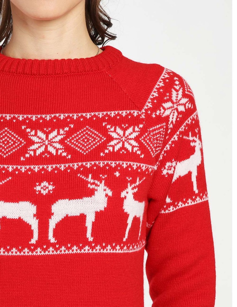 Женский свитер с оленями в ряд - фото5