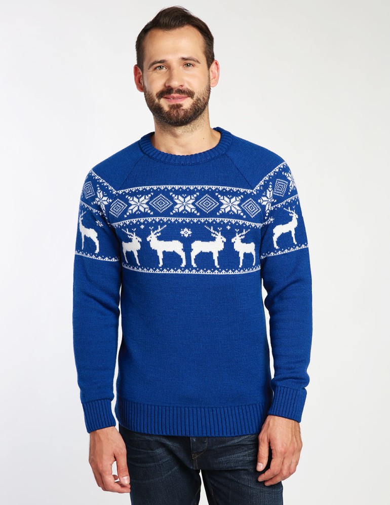 Мужской свитер с оленями в ряд - фото1