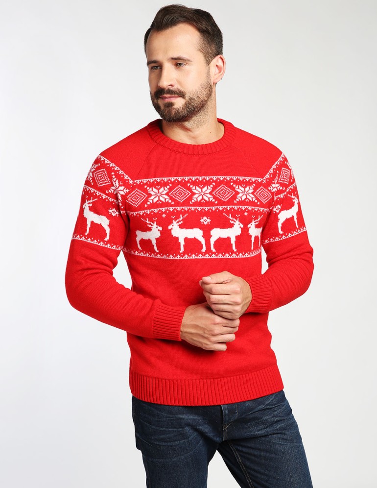 Мужской свитер с оленями в ряд - фото1