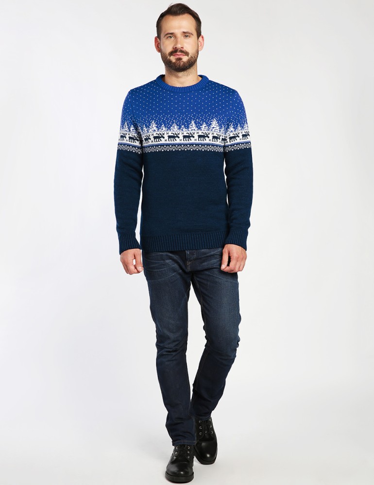 Мужской свитер с оленями в лесу - фото4