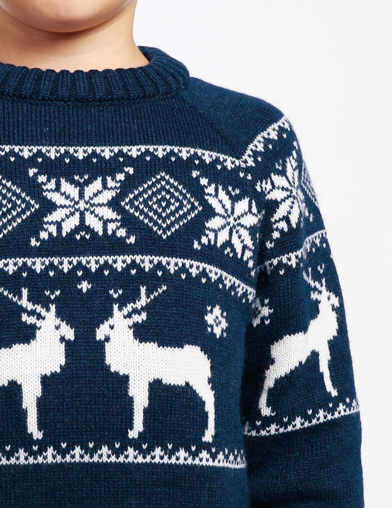 Детский свитер с оленями в ряд - фото5