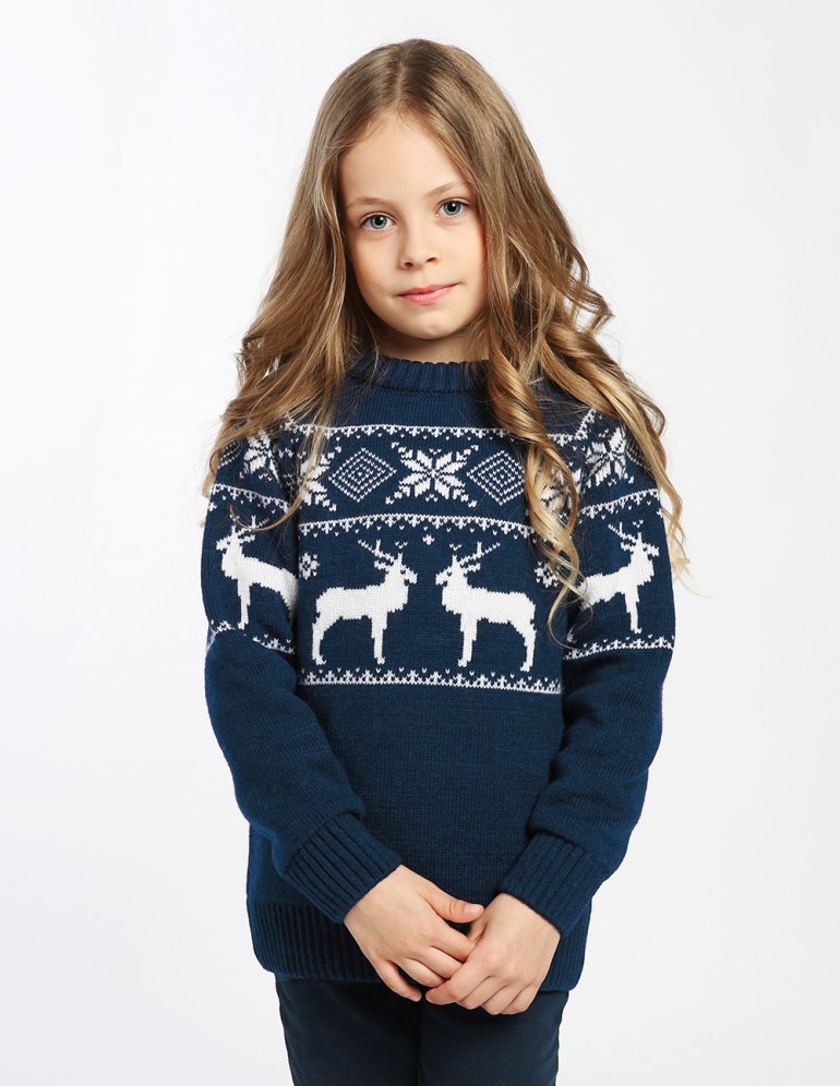 Детский свитер с оленями в ряд - фото2