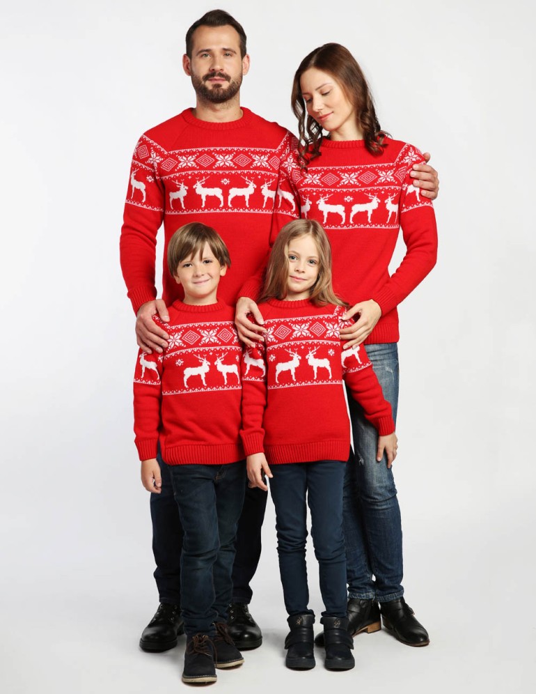 Свитеры с оленями в ряд для папы, мамы и двух детей - фото4