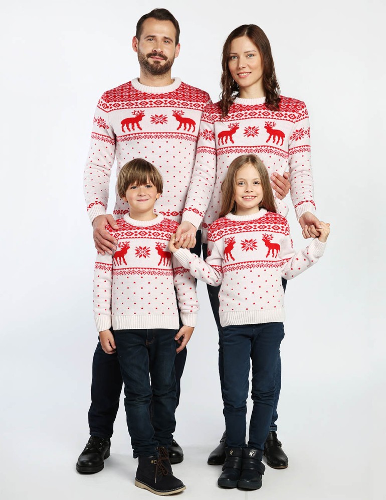 Свитеры с оленями для папы, мамы и двух детей - фото4