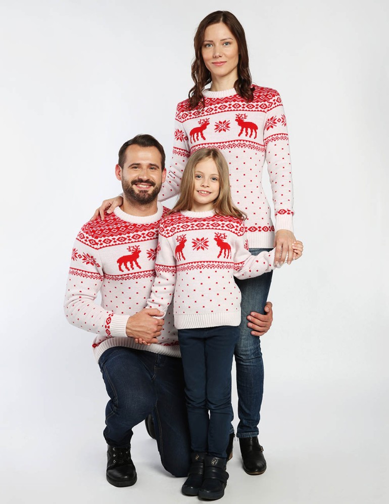 Свитеры с оленями для папы, мамы и ребёнка - фото2