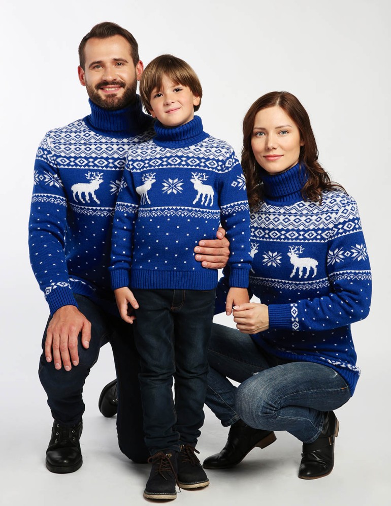 Свитеры с оленями для папы, мамы и ребёнка - фото1