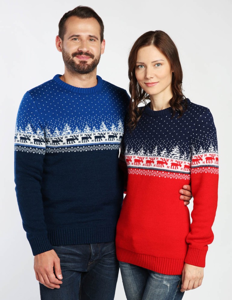 Мужской и женский свитеры с оленями в лесу - фото1