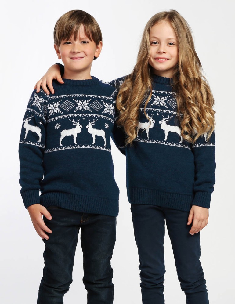 Детские парные свитеры с оленями в ряд - фото4