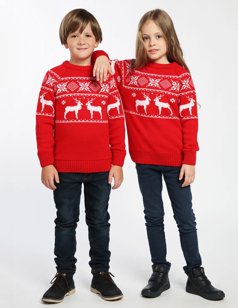 Детские парные свитеры с оленями в ряд - фото1