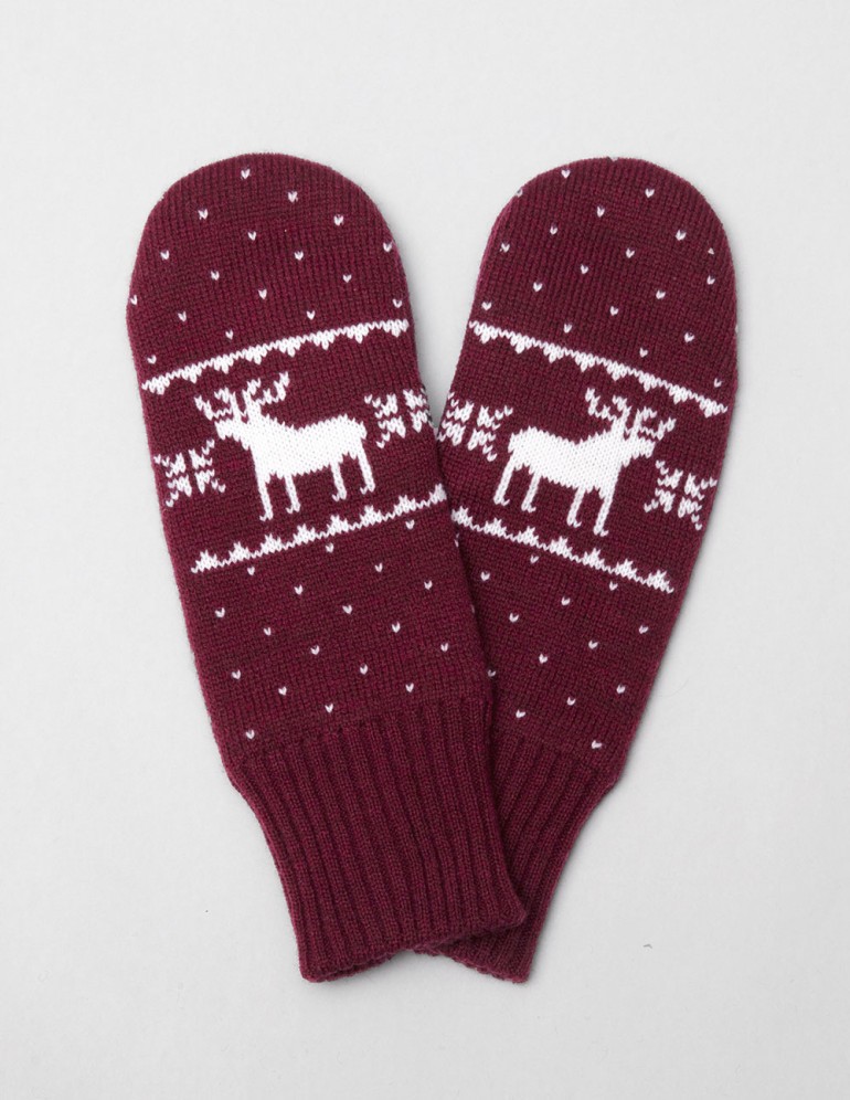 Женские варежки с оленями - фото1