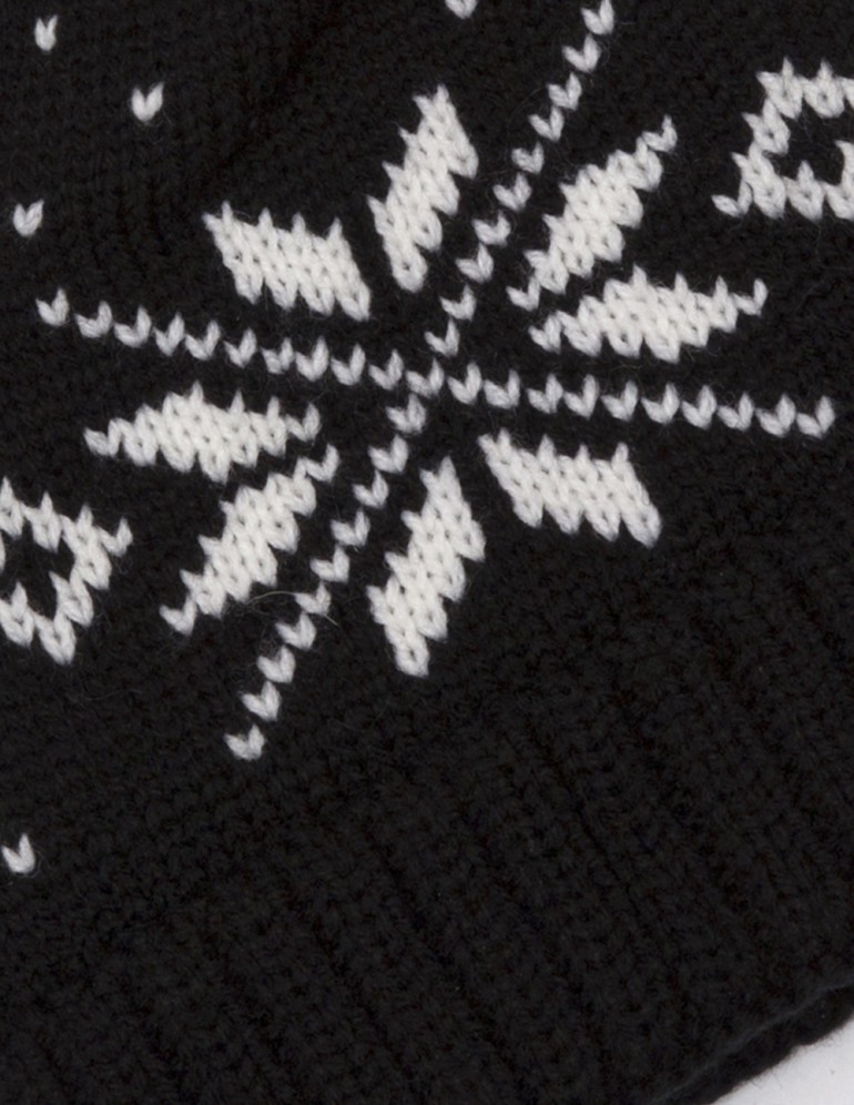 Детская шапка со снежинками - фото5