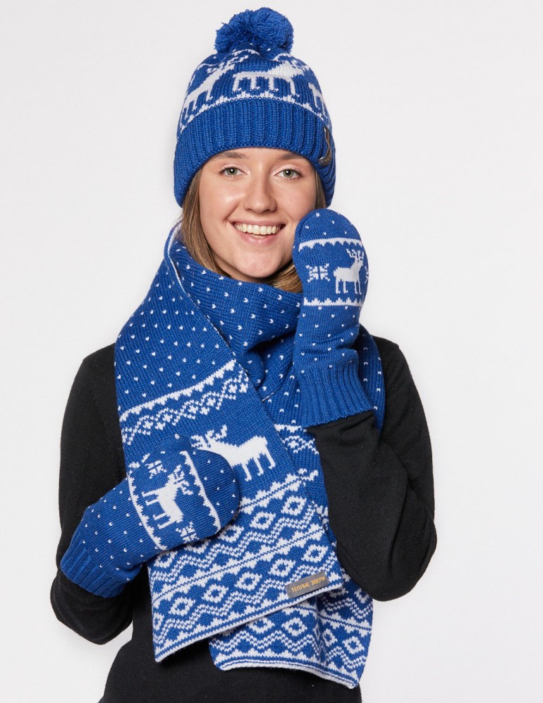 Женские шапка, шарф и варежки с оленями - фото1