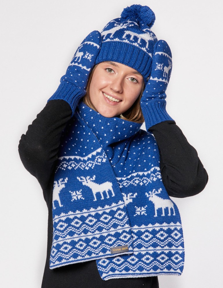 Женские шапка, шарф и варежки с оленями - фото2