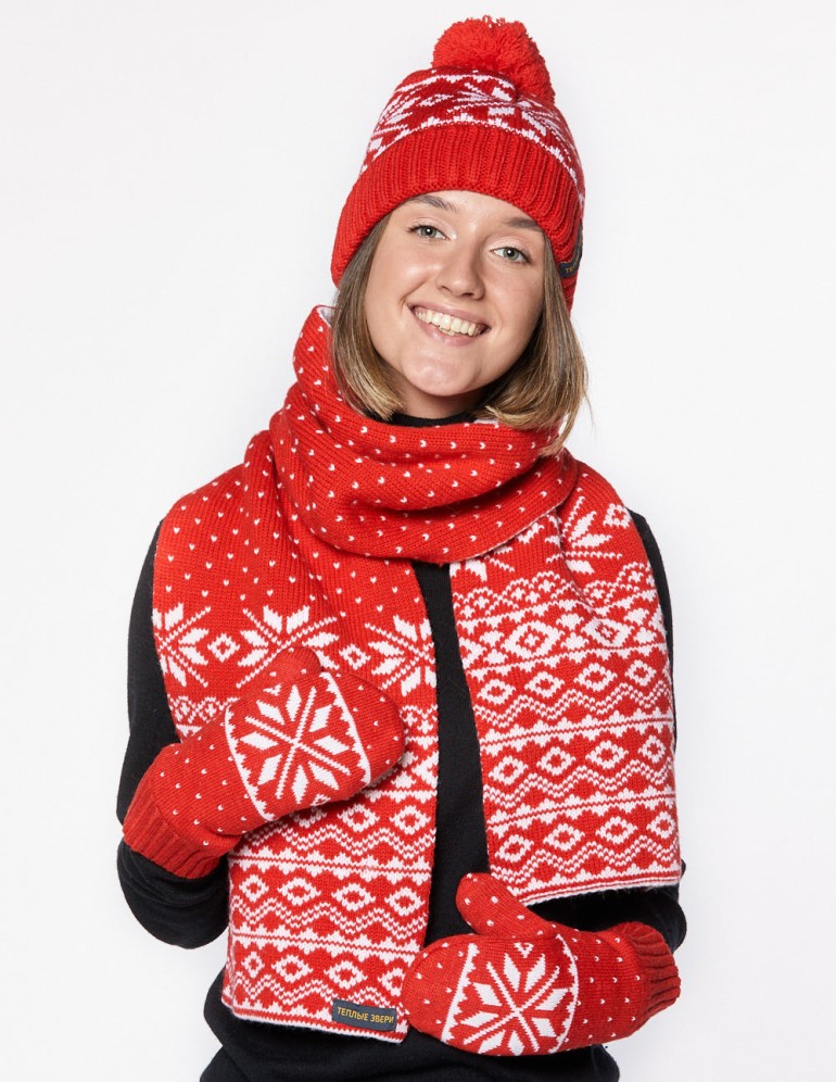 Женские шапка, шарф и варежки со снежинками - фото1