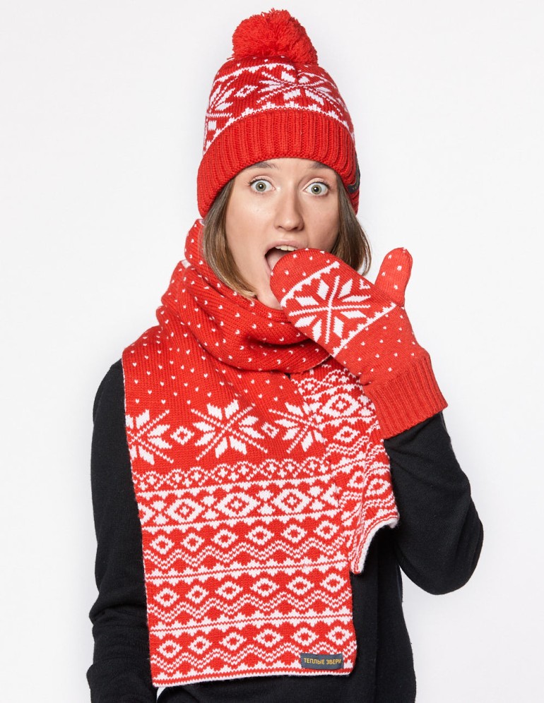 Женские шапка, шарф и варежки со снежинками - фото2
