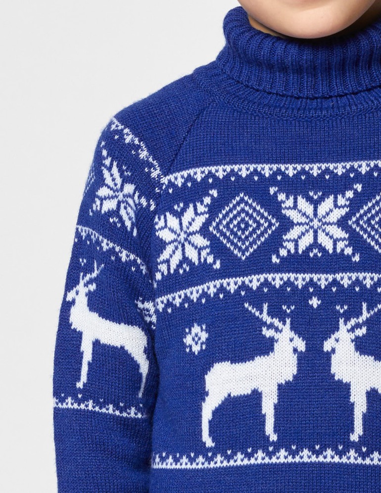 Детский свитер с оленями в ряд с горлом - фото5