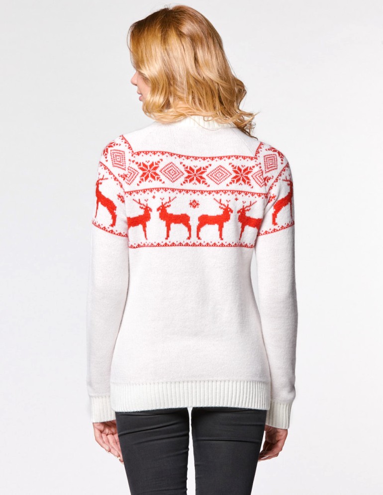 Женский свитер с оленями в ряд - фото4